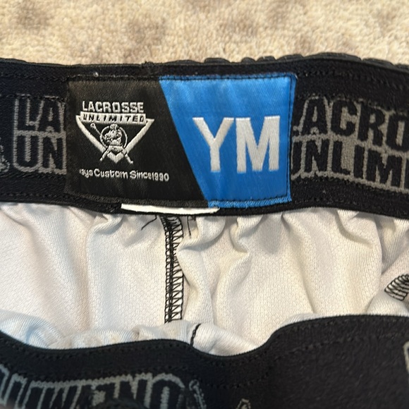 Lacrosse Unlimited bee 🐝 shorts - Picture 2 of 4